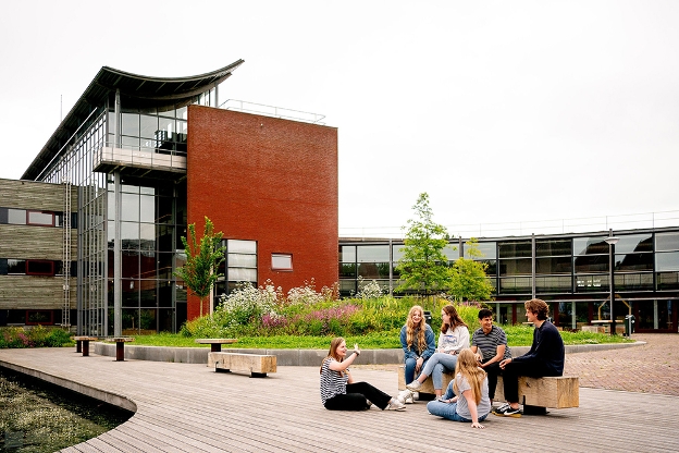 Students in front of the University of Applied Sciences in Leeuwarden